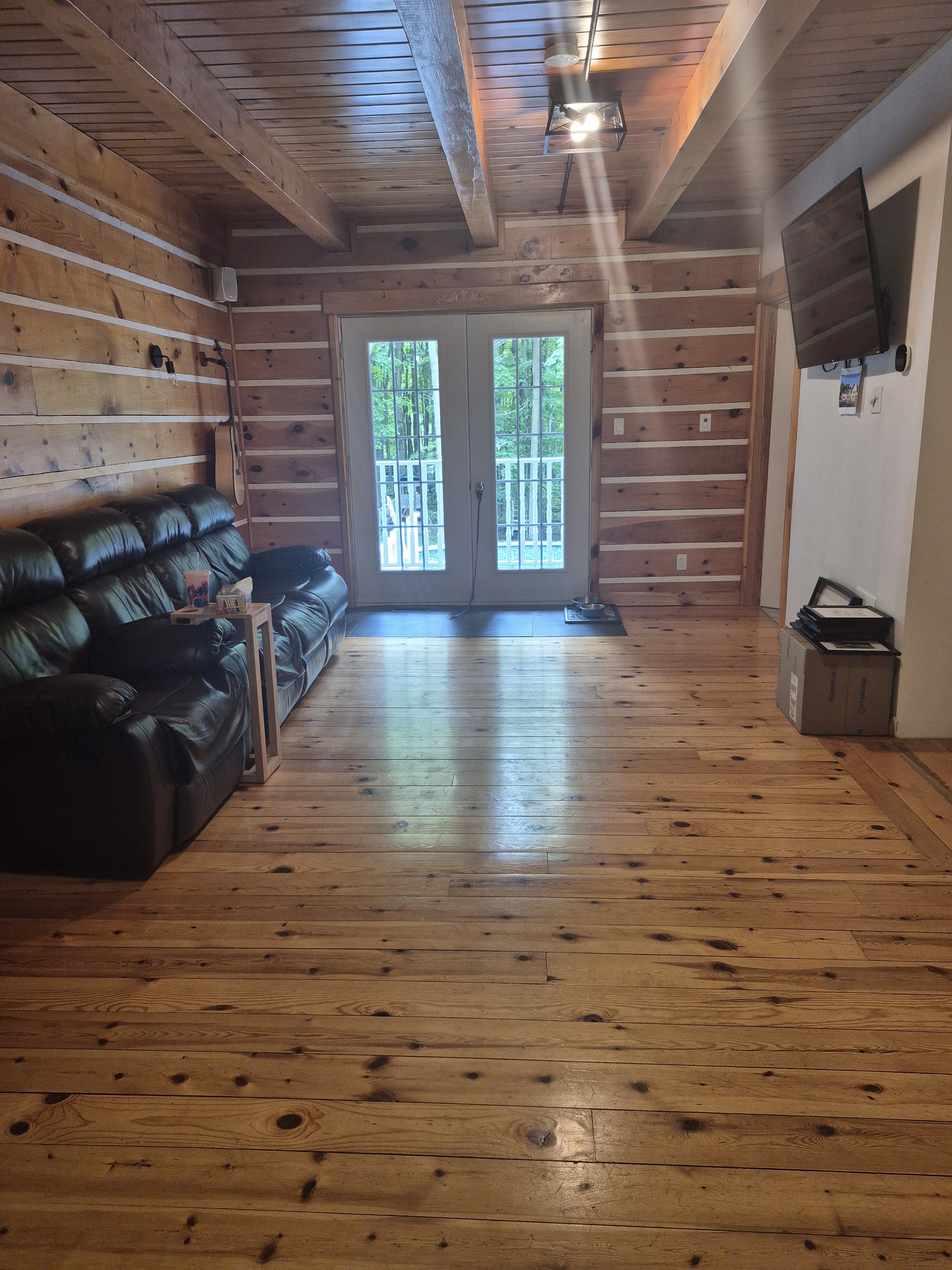 Salon log cabin avant la transformation